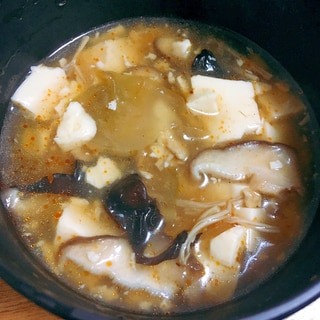 旨味たっぷり！きのことザーサイの中華スープ